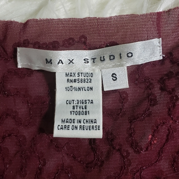 Max studio sequin sheer burgandy top size S - Picture 6 of 6